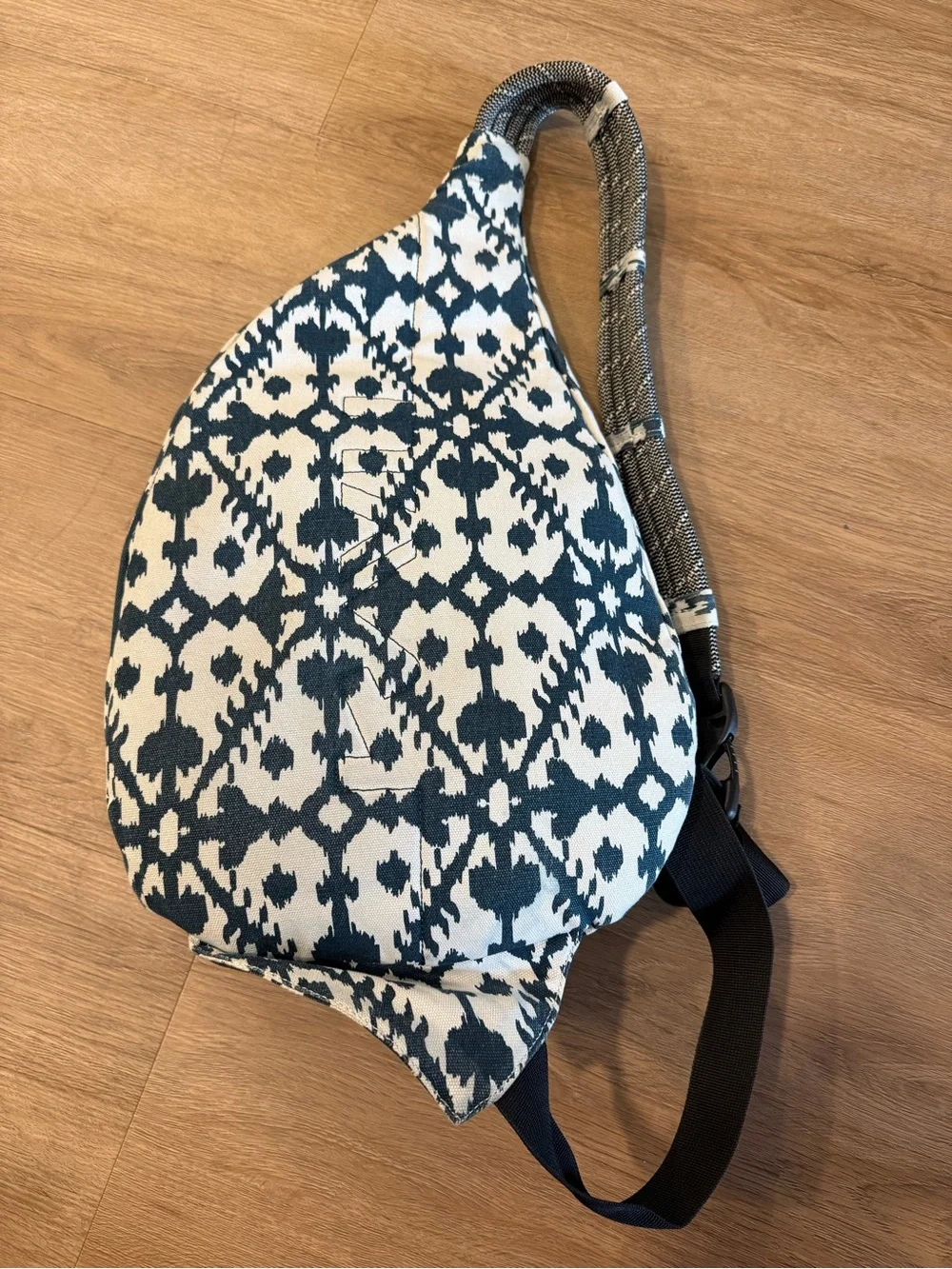 Kavu Cream & Navy Patterned Sling Pack